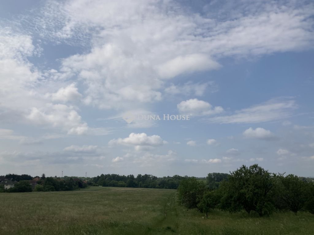 2433m² · 18.000.000 ft