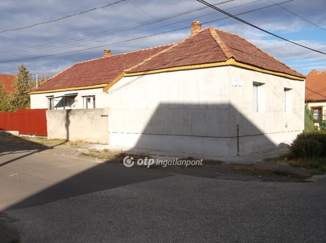 Eladó családi ház, Hatvanban 38 M Ft, 3 szobás