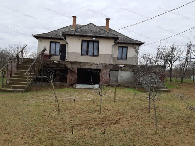 Eladó családi ház, Hevesen 29.9 M Ft, 2 szobás
