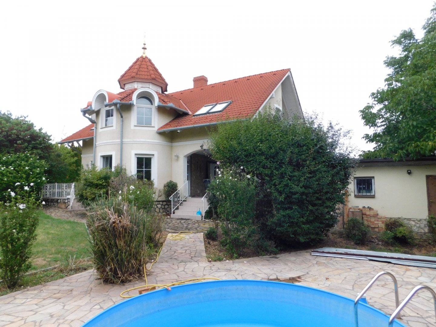 Családi ház · 5 hálószoba · 240 m² · 141.319.813 Ft