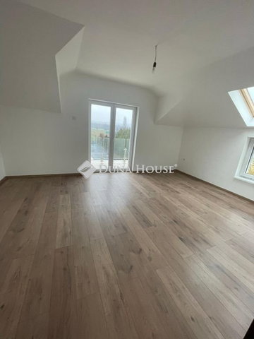 Eladó ikerház, Budapesten, XVI. kerületben 179.9 M Ft, 5 szobás
