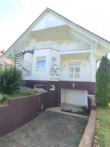 Eladó családi ház, Balatonszemesen 150 M Ft, 8 szobás