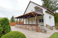 Eladó családi ház, Ábrahámhegyen 99.99 M Ft, 2 szobás