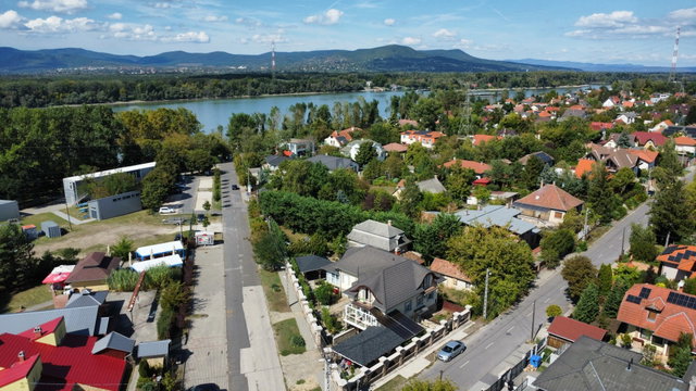 Eladó családi ház, Dunakeszin, Liget utcában 240 M Ft, 7 szobás