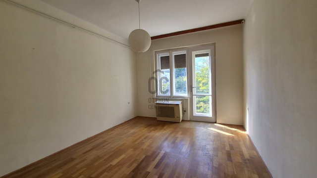 Eladó téglalakás, Veszprémben 46 M Ft, 2 szobás