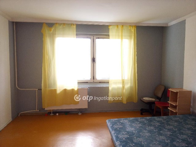 Eladó panellakás, Dombóváron 19.9 M Ft, 1 szobás