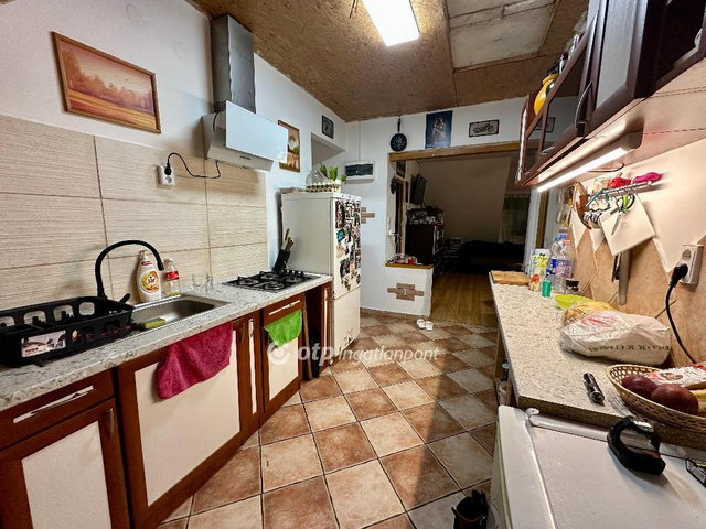Eladó családi ház, Szigethalmon 99.9 M Ft, 6 szobás