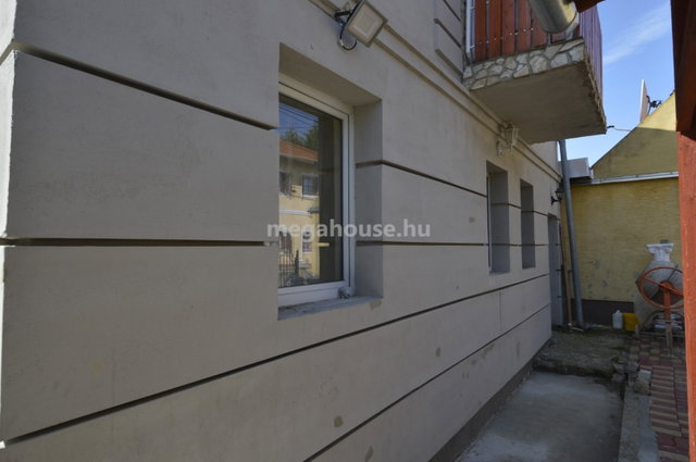Eladó családi ház, Budaörsön 140 M Ft, 5 szobás