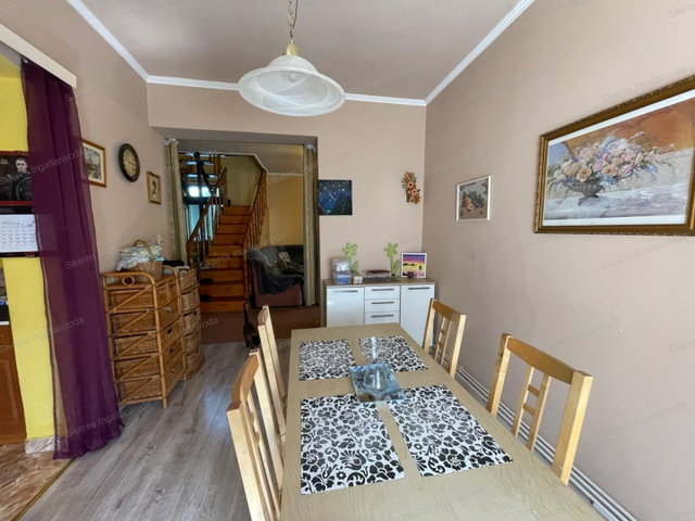 Eladó családi ház, Ácson 64.999 M Ft, 5 szobás