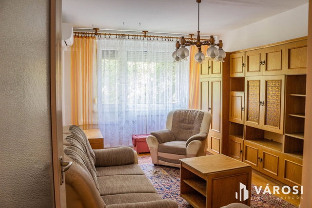 Eladó panellakás, Szegeden 48 M Ft, 3 szobás