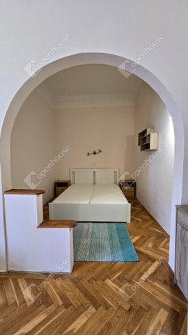 Eladó téglalakás, Budapesten, VI. kerületben 72 M Ft, 1 szobás