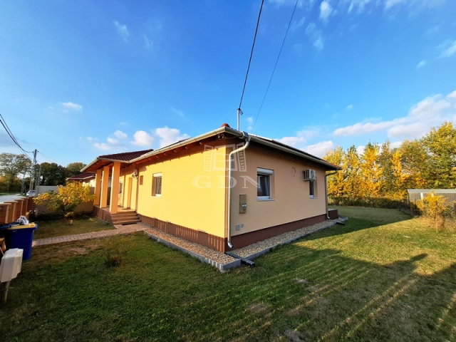 Eladó családi ház, Ráckevén 110 M Ft, 5 szobás