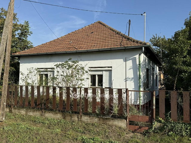 Eladó családi ház, Tiszafüreden 35 M Ft, 3 szobás