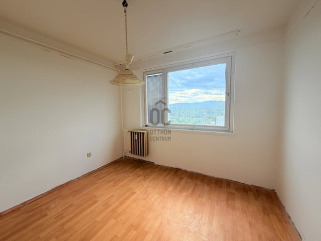 Eladó panellakás, Miskolcon 27.4 M Ft, 3 szobás