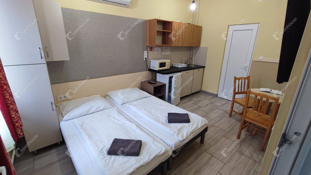Eladó téglalakás, Debrecenben 75 M Ft, 2 szobás