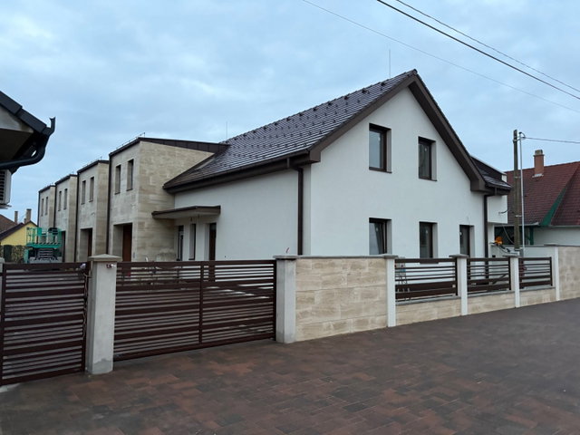Eladó téglalakás, Balmazújvárosban 93.5 M Ft, 3 szobás
