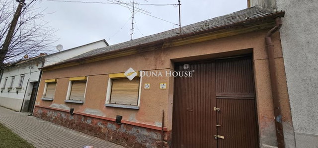 Eladó családi ház, Szombathelyen, Sas utcában 35 M Ft, 2 szobás