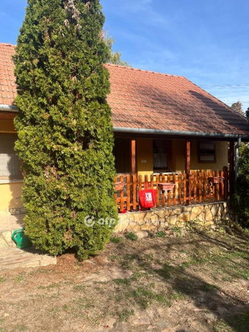 Eladó családi ház, Szebényen 18.5 M Ft, 2 szobás