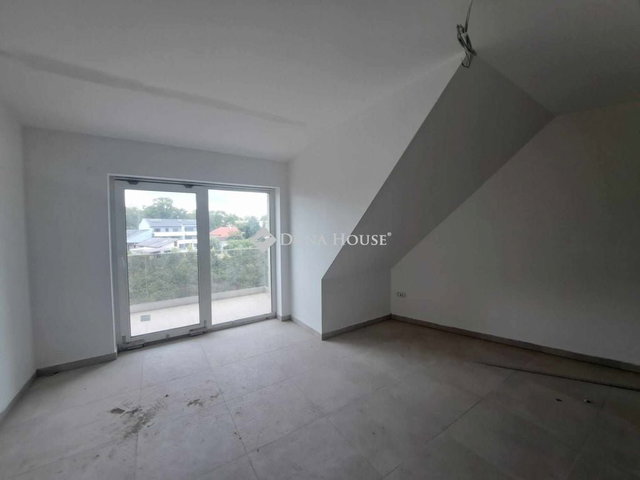 Eladó téglalakás, Nyíregyházán 55.8 M Ft, 3 szobás