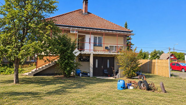 Eladó családi ház, Tápiószentmártonon 65.99 M Ft, 3 szobás