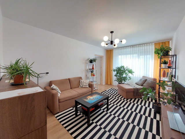 Eladó panellakás, Szegeden, Lomnici utcában 57 M Ft, 1+2 szobás