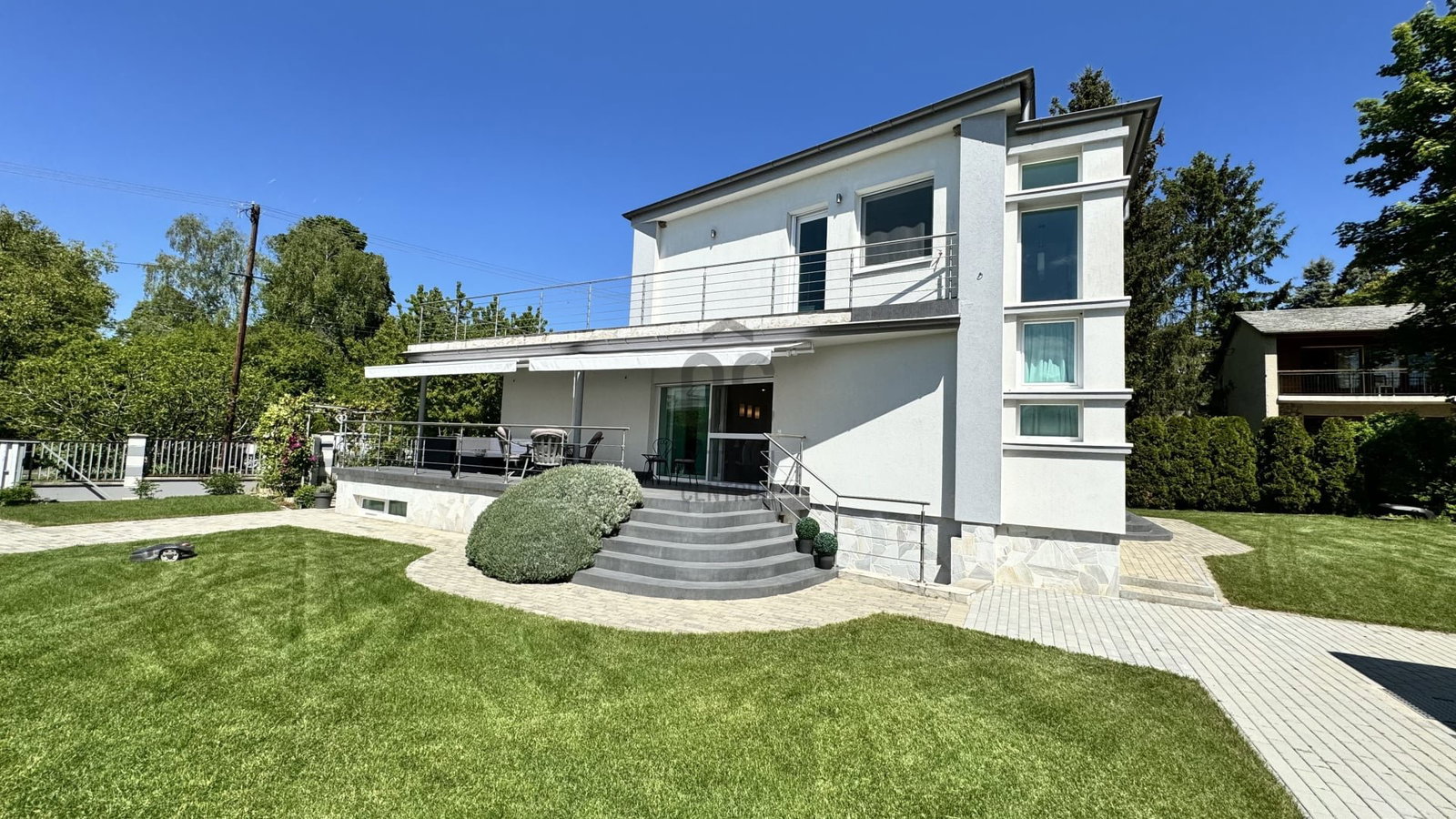 6 bed · 184m² · 230.000.000 ft