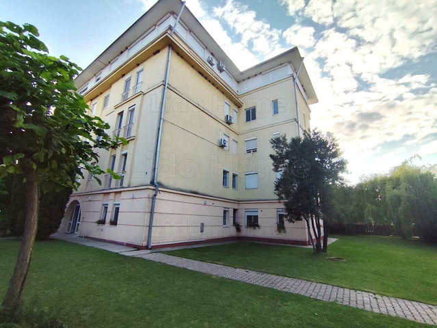 Eladó téglalakás, Szántódon 68.5 M Ft, 2 szobás