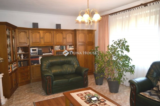 Eladó családi ház, Debrecenben 92 M Ft, 5 szobás