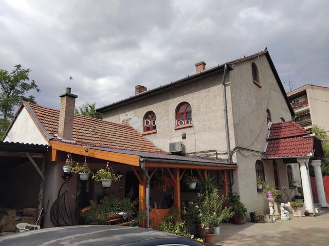 Eladó családi ház, Kunszentmártonban 58 M Ft, 6 szobás