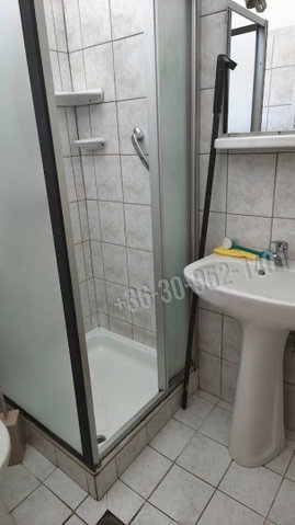 Eladó családi ház, Budakeszin, Fő utcában 44.9 M Ft, 1+1 szobás