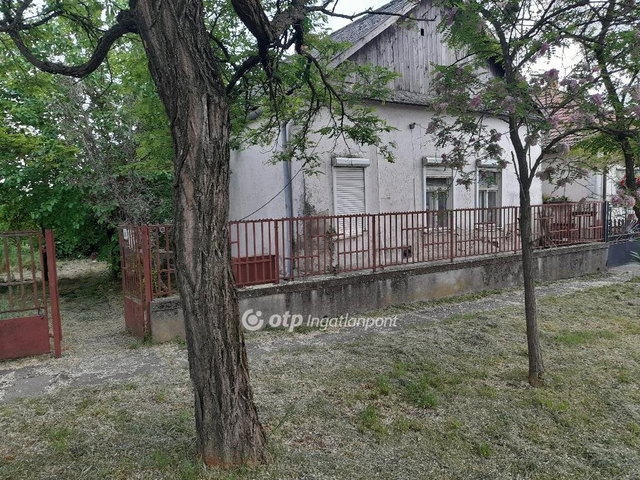 Eladó családi ház, Adácson 12.99 M Ft, 2+1 szobás