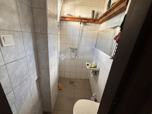 Eladó családi ház, Csákváron 40 M Ft, 4 szobás