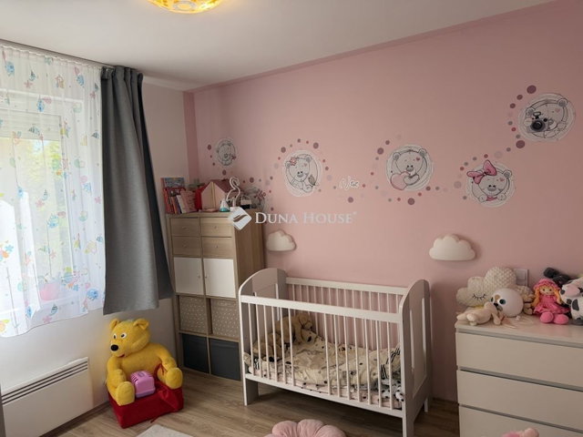 Eladó családi ház, Szigetmonostorban 122.4 M Ft, 4 szobás