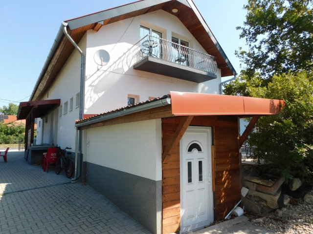 Eladó hotel, Gyenesdiáson 135 M Ft, 12 szobás