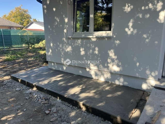 Eladó ikerház, Monorierdőn 75 M Ft, 4 szobás