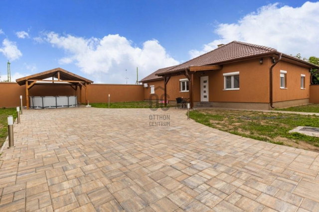 Eladó családi ház, Monoron 85.5 M Ft, 4 szobás