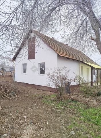 Eladó családi ház, Farmoson 28.9 M Ft, 3 szobás