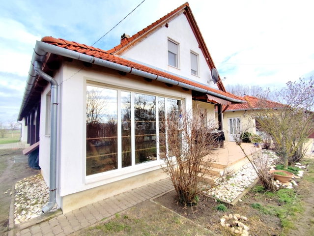 Eladó családi ház, Mátyásdombon 86 M Ft, 4+1 szobás