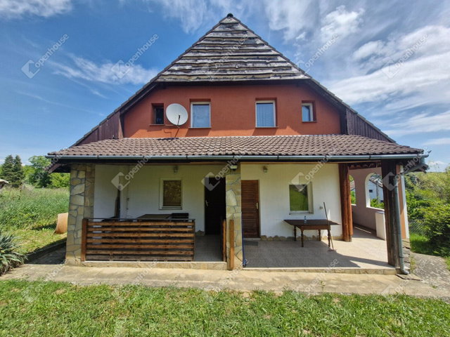 Eladó családi ház, Igalon 49.9 M Ft, 6 szobás