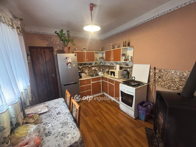 Eladó családi ház, Hernádcécén 9.99 M Ft, 2 szobás