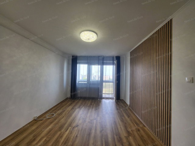 Eladó panellakás, Győrött 56.9 M Ft, 2 szobás