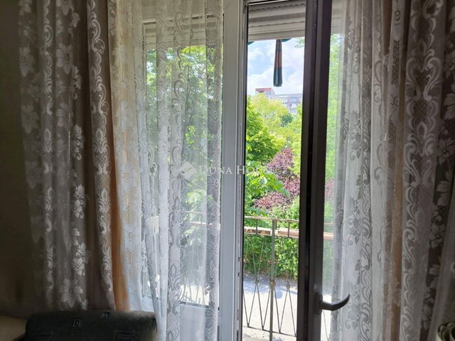 Eladó téglalakás, Budapesten, XXI. kerületben, Béke téren