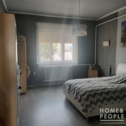 Eladó családi ház, Szatymazon 69.9 M Ft, 4 szobás