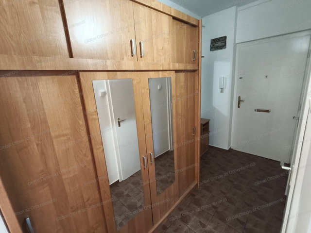 Eladó panellakás, Mosonmagyaróváron 41.8 M Ft
