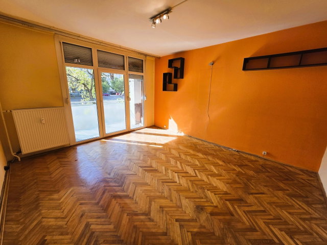 Eladó panellakás, Kiskunhalason 34.9 M Ft, 2+1 szobás