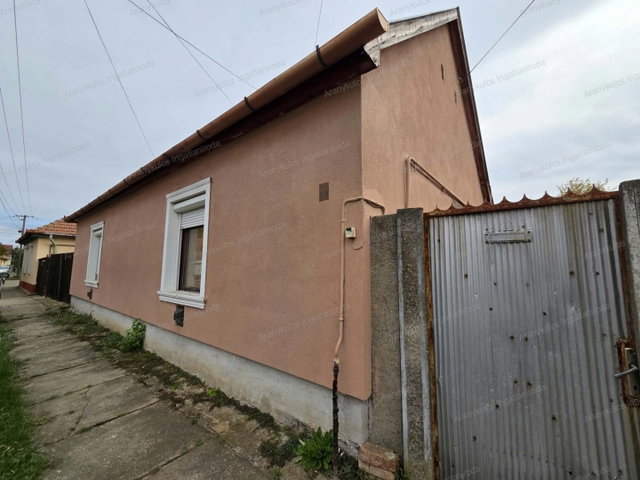Eladó családi ház, Eleken 13.5 M Ft, 2 szobás