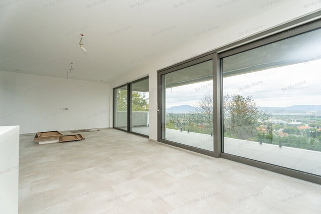 Eladó családi ház, Solymáron 299.9 M Ft, 5 szobás