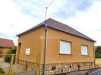 Eladó családi ház, Udvaron 42.5 M Ft, 3 szobás