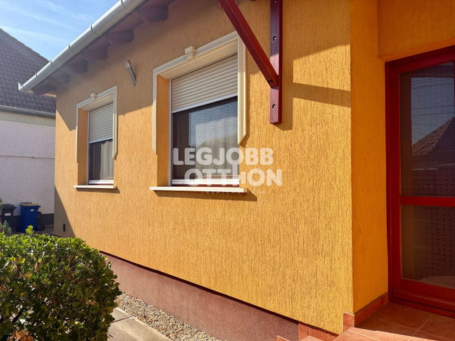 Eladó családi ház, Cegléden 80 M Ft, 3+1 szobás