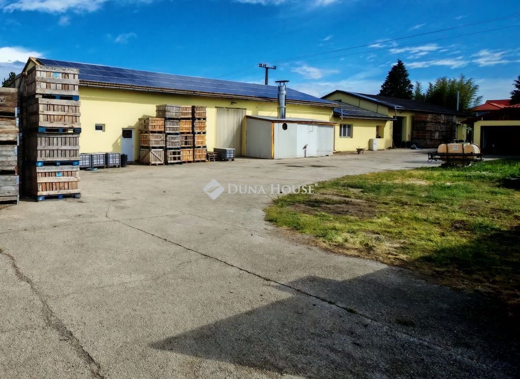 400m² · 170.000.000 ft